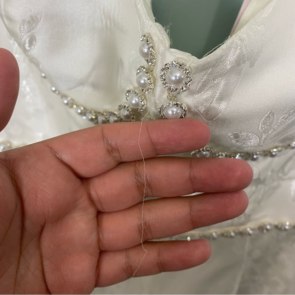 V Chapman Gianna White Baroque Floral Size 12 Mini Embellished FLAWED FLAWED - Picture 5 of 12